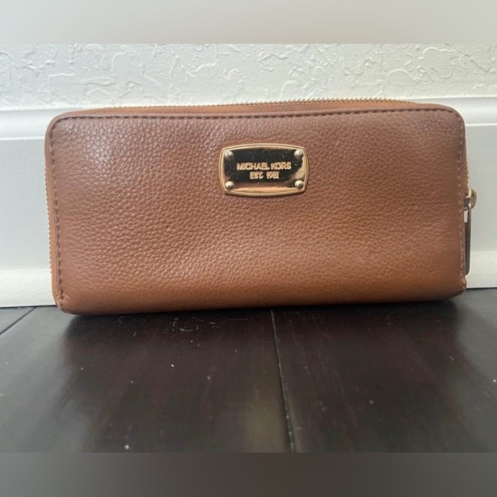 Brown Michael Kors Zipper Wallet